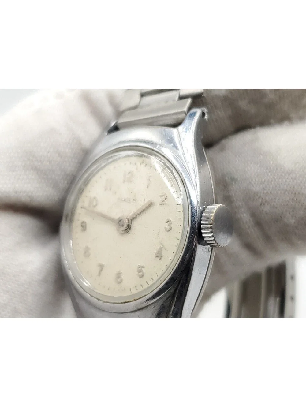 Vintage Timex Mechanical Womens Watch Running Silver Tone Shock Resistance 23mm